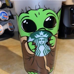 Baby Yoda Starbucks cup